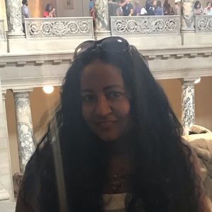 Meet your Posher, Viviane